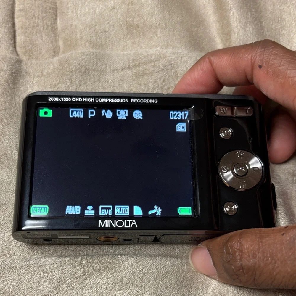 Minolta MND20 Black Digital Camera